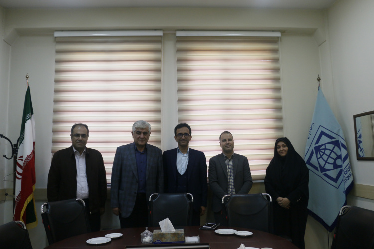 بازدید هیأت اعزامی سازمان «سمت» از دانشگاه بین‌المللی امام خمینی (ره) قزوین